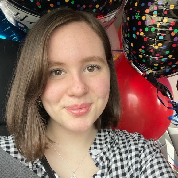 Meet your Posher, Karen - Picture 5 of 10